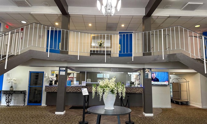 Rochester Hotel | Motel 6 Rochester, NY - Airport