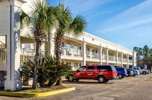 Saraland Hotel | Motel 6-Saraland, AL