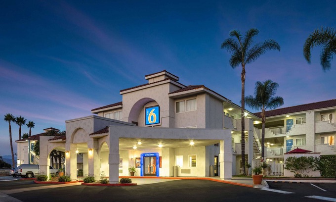 Ventura Hotel | Motel 6 Ventura, CA - South