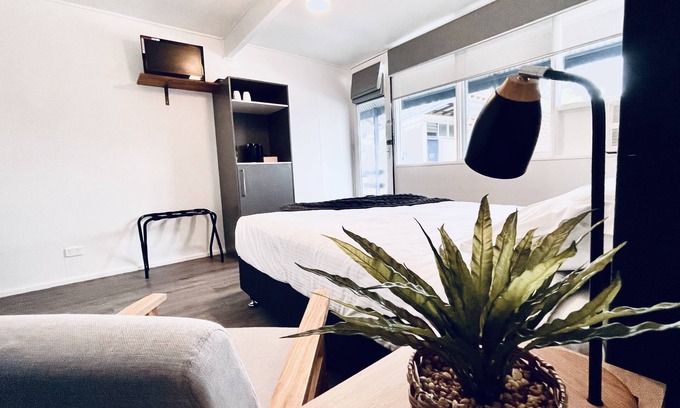 Tintinara Hotel | Motel on Becker