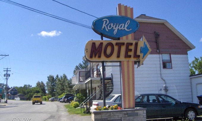 Cabano Hotel | Motel Royal