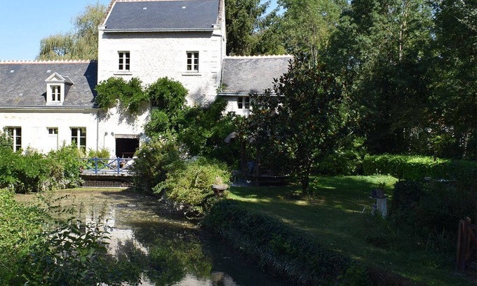 Loche-sur-Indrois House | Moulin des Arts, Natural site, eco-friendly, and powered by renewable energy.