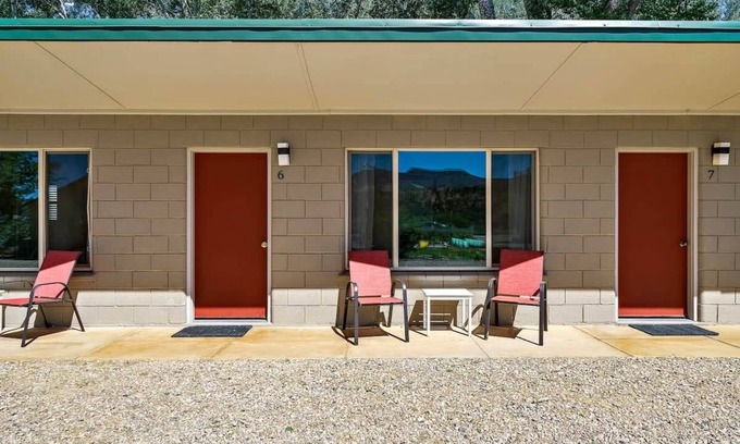 Zion National Park East Entrance Apartment | Mount Carmel Motel near Zion National Park