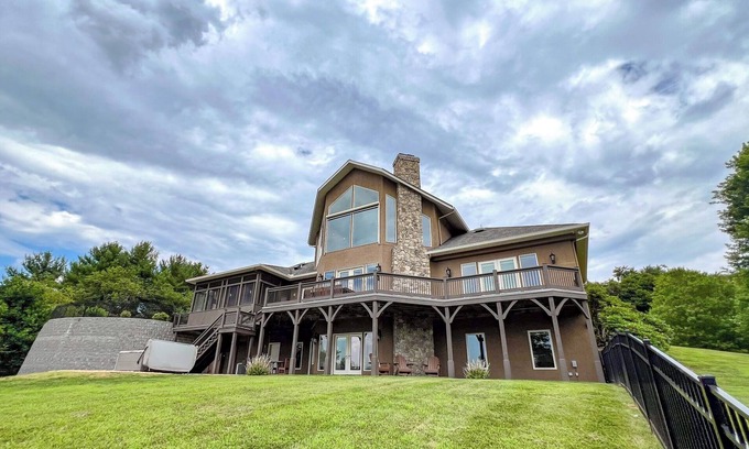 Lansing Cabin | Mount Ever After - Mountain Magic: October in the Carolinas