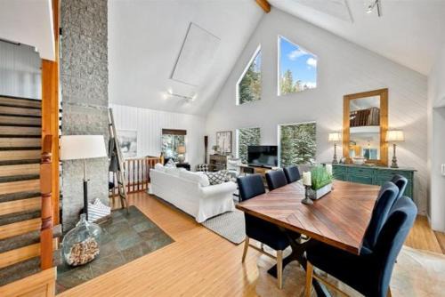 Enterprise House | Mount Howard Chalet
