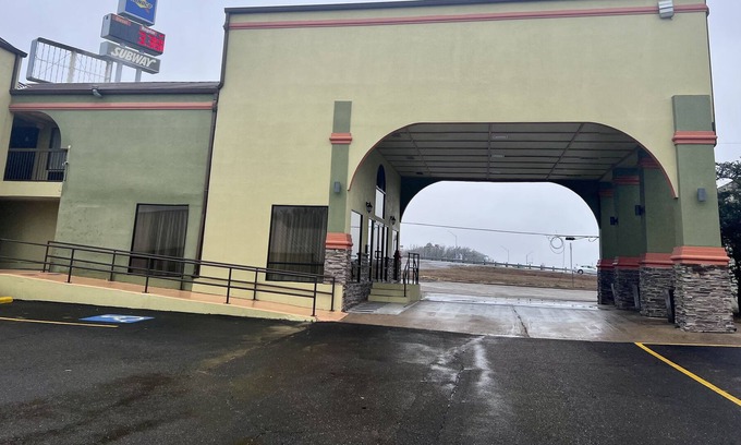 Mount Pleasant Hotel | Mount Pleasant Inn