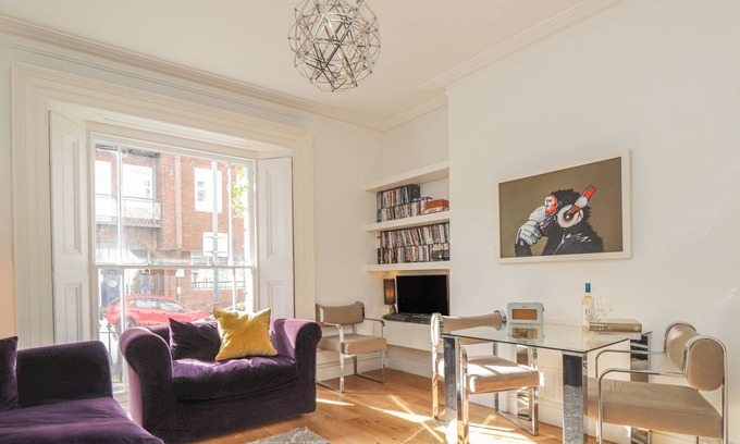 Royal Tunbridge Wells Apartment | MOUNT SION, romantic, luxury holiday cottage in Royal Tunbridge Wells