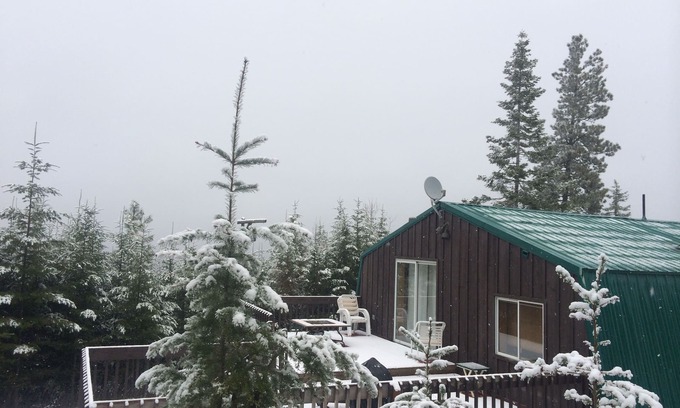 Cle Elum Cabin | Mountain Cabin & 20 Acres- Snowmobile/Bike/Hike (trails on property and off)