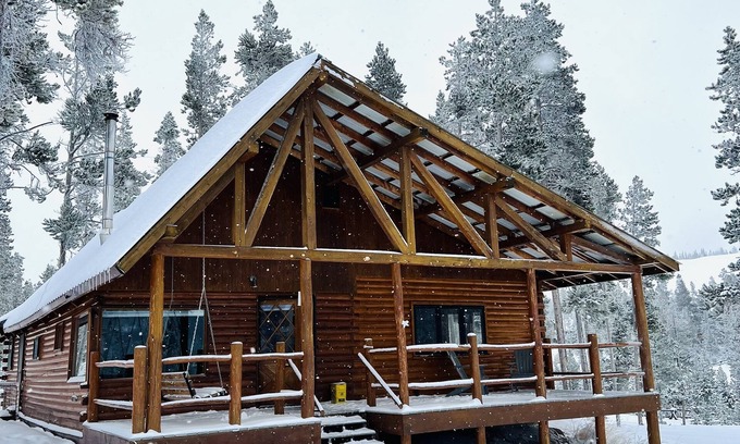 Dubois Cabin | Mountain cabin with trail access and optional heated shop