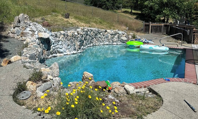 Rogue River Apartment | Mountain creekside retreat Unit A