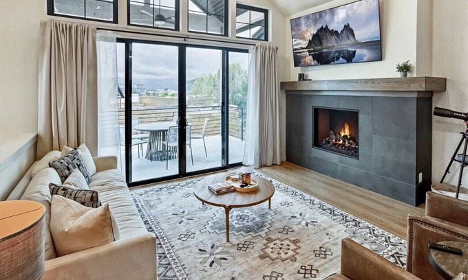 Tamarack House | Mountain Escape with Hot Tub & Loft Near Tamarack Resort