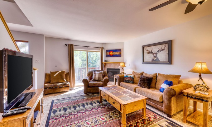 Wildernest Condo | Mountain family townhome w/fireplace, private balcony & beautiful views