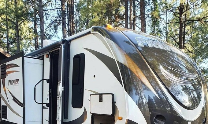 Shadow Mountain House | Mountain, forest, hiking, biking, camping