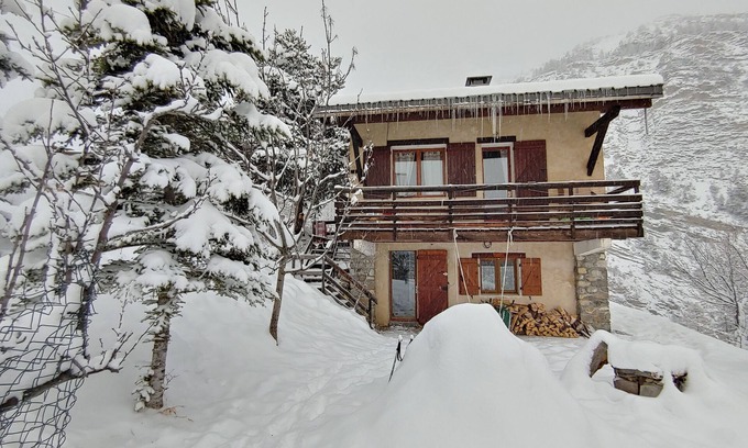 La Condamine-Chatelard Ski Chalet | Mountain chalet