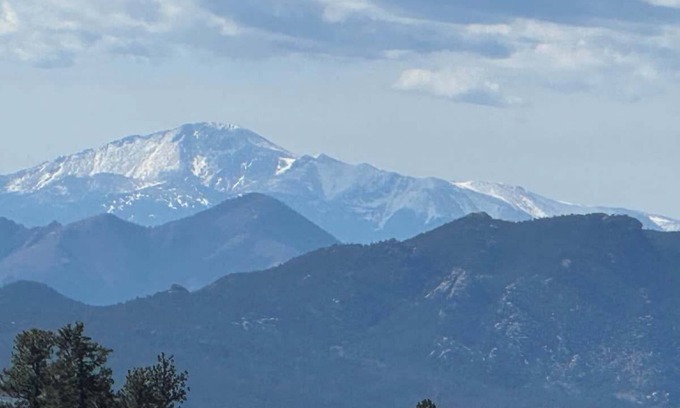 Richmond Hill Corridor House | Mountain Haven-Hot Tub+Pikes Peak+Red Rocks+Serene