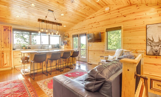Mountain Home Cabin | Mountain Home Cabin Rental w/Fire Pit!