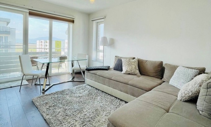 Brasov Apartment | Mountain Home w. private parking