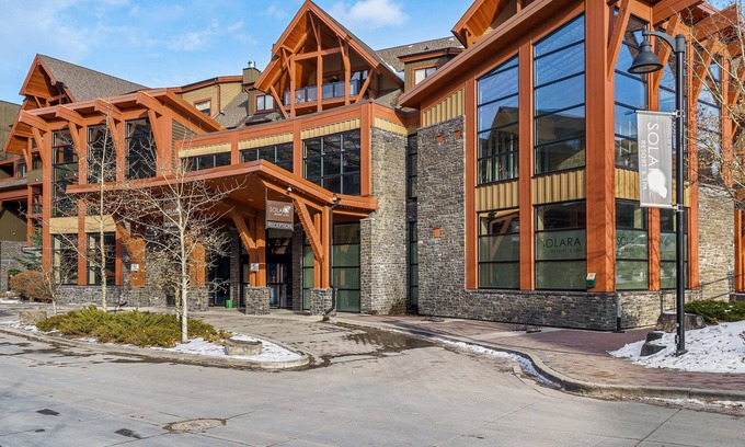 Canmore Condo | Mountain Luxury Resort
