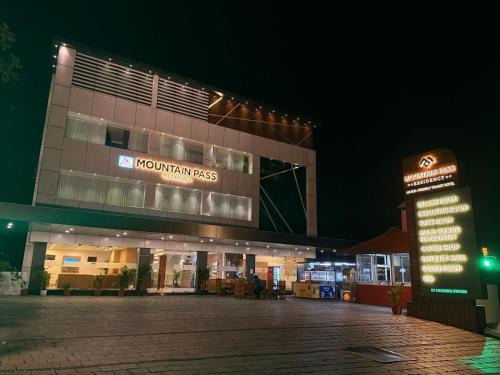Malappuram Hotel | Mountain Pass Residency