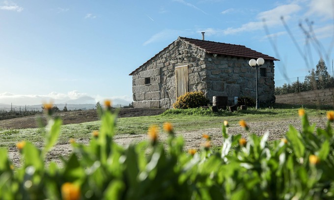 Seixo da Beira Cottage | Mountain Retreat Serra da Estrela with Pool for 2 People