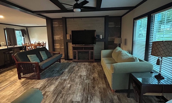 Bouvet Island House | Mountain Retreat Near Waterfalls & Hiking Trails – Your Clarkesville Getaway