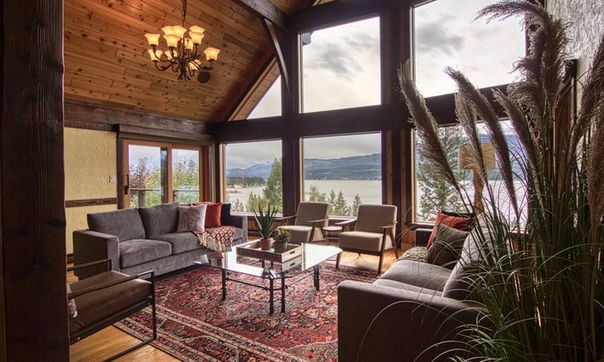 East Kootenay House | Mountain Retreat with Panoramic Lake Windermere Views