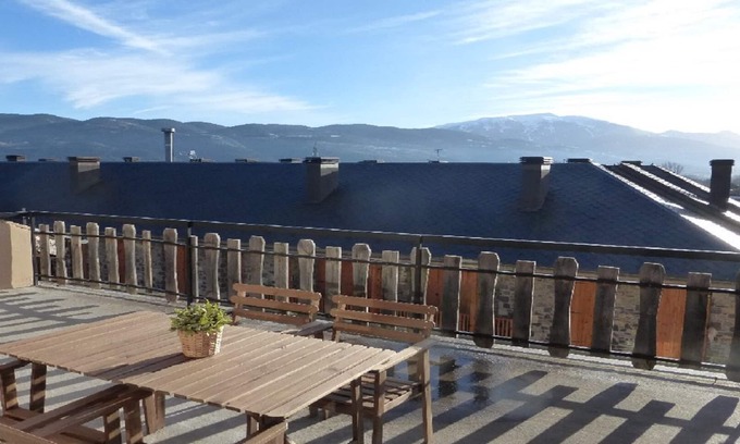 Puigcerda Apartment | MOUNTAIN - SKI - HIKING - WITH FAMILY OR FRIENDS