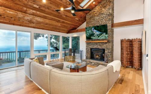 Big Canoe House | Mountain Top Escape - Stunning mountain views