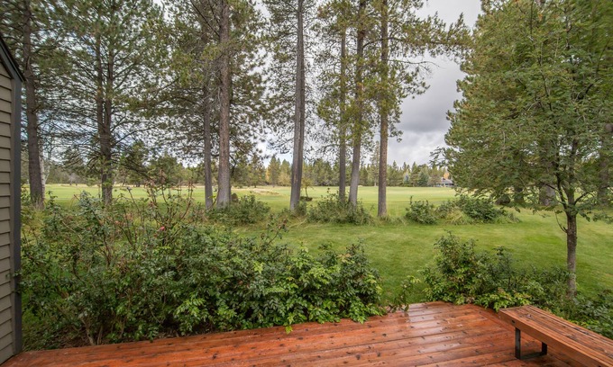 Overlook Park Condo | Mountain View Lodge Condo #14 4 SHARC PASSES! Golf Course Views!