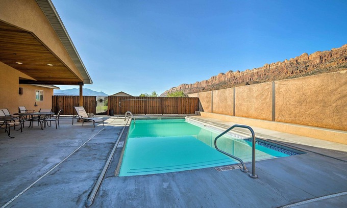 Moab South Valley Cottage | Mountain-view Moab Home w/Pool & Hot Tub Access!