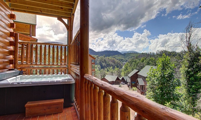 Gatlinburg Cabin | Mountain view, sleeps 14, pool table, arcade game, and hot tub! Plenty of space!