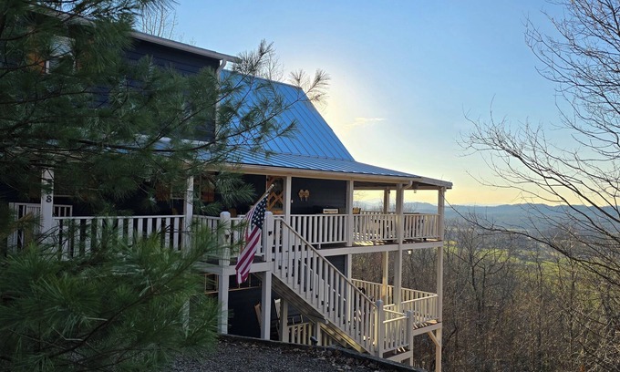 Murphy House | Mountain Views- Appalachian Mtns/Smokies. Waterfalls, trails, casino nearby!
