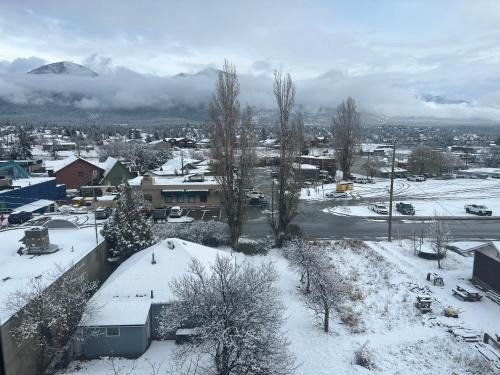 East Kootenay Apartment | Mountain Views in Downtown