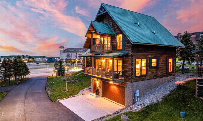 Snowshoe Cabin | Mountain Views With Bike Storage And Game Room