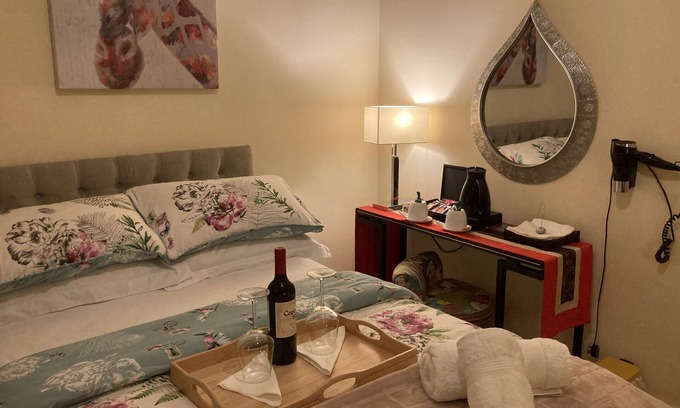Belfast Apartment | Mountroyal Victorian Self Catering Studio Apartment 3. (Sleeps 2.)