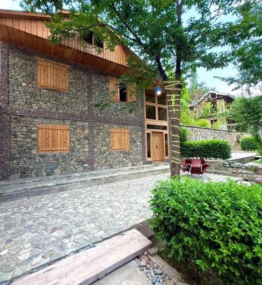 Miandam Ski Chalet | Mountvilla chalet