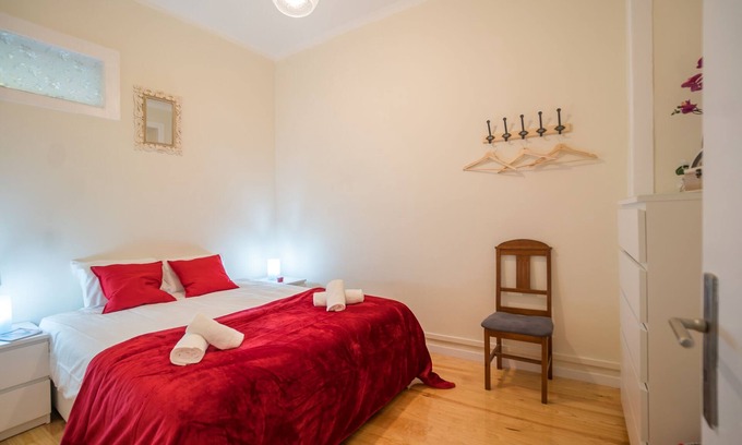 Socorro Apartment | Mouraria 2 Bedroom Apartment