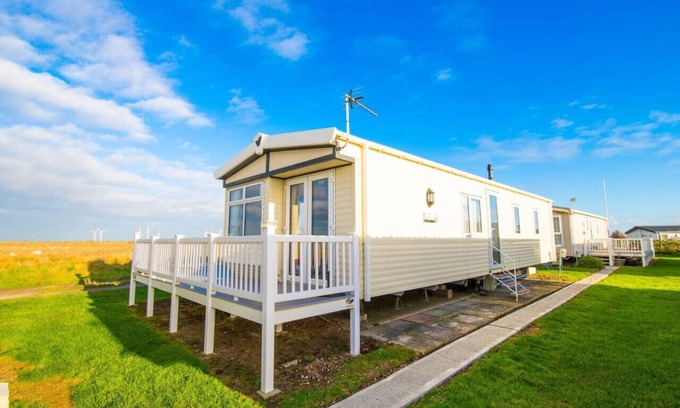 Camber RV Rental | MP124 - Camber Sands Holiday Park - Sleeps 6 - Full Decking - Beautiful Marsh Views