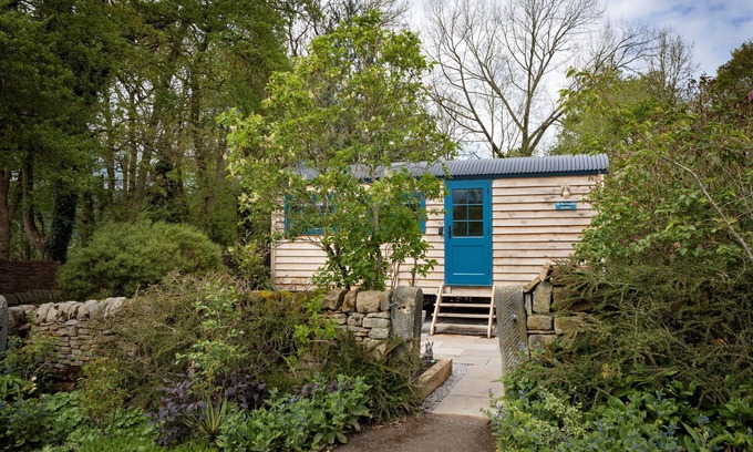 Baslow Cottage | Mr McGregor’s Garden Shepherd's Hut/Chatsworth