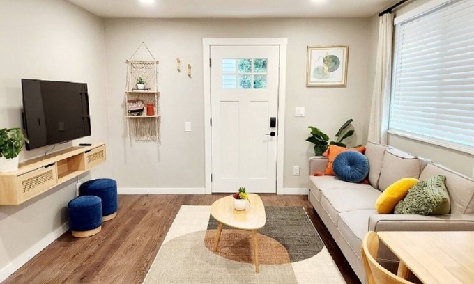 Gresham House | Mt. Hood Hideaway in Gresham - Troutdale