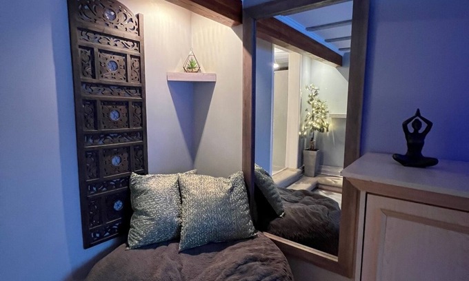 Courtenay Ski Chalet | Mt. Washington Ski Chalet in the Alpine Village