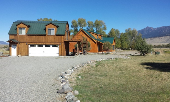 Livingston Cabin | MT Yellowstone River Retreat, by Chico Hot SpringsnCabin 1 bedroom 1 bathroom nn