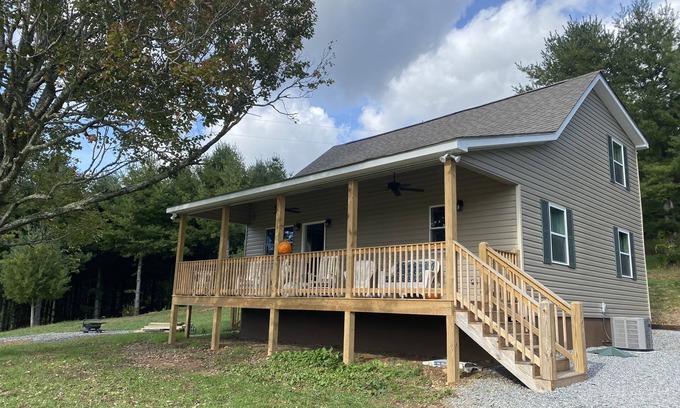 Sparta House | Mtn Secret Farm House, Privacy, River, Firepit, Deck, Fishing, Hiking, Outdoors.