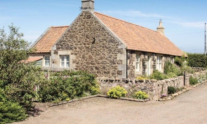 East Linton Cottage | Muirlaw House: Delightful cottage sleeps 8 ideal for family groups