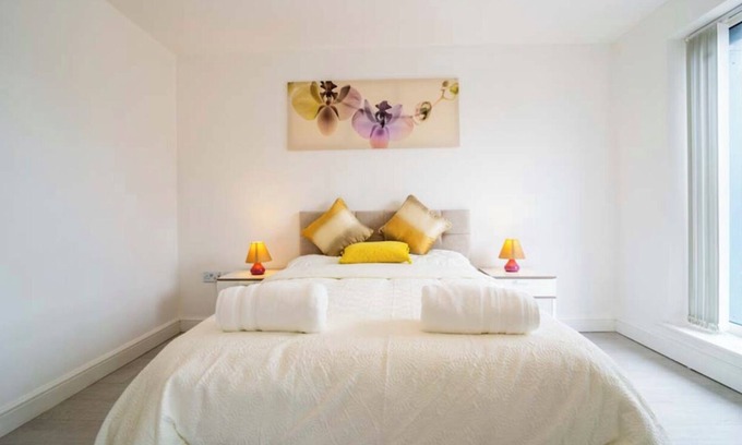 Acresford House | Mulberry garden Coventry accommodation near university of Warwick.