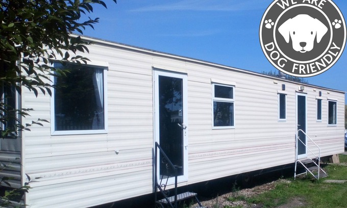 Mablethorpe and Sutton House | Multiple dogs welcome FREE - Static Caravan in private grounds next to the beach