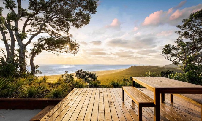 Muriwai House | Muriwai Beach House- Cliff Top Oasis