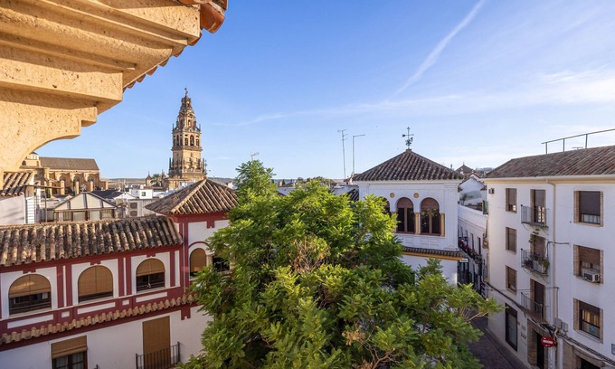 La Catedral Apartment | Musical stay, the Mosque and Jewish Quarter nearby