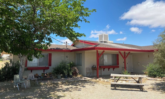 Yucca Valley House | Musician/Artist ranchito with nature views and close to town