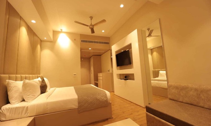 Kanpur Hotel | MVR Grand Hotel